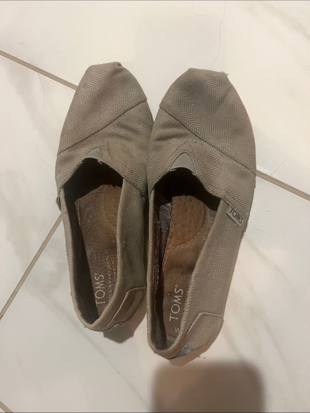 TOMS Women's Slip-On Canvas Flats in grey
